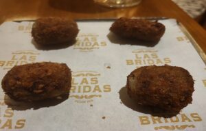 bar-restaurante-las-bridas-croquetas-de-chuleta-te-veo-en-madrid.jpg