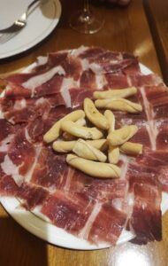 bar-restaurante-las-bridas-jamon-te-veo-en-madrid.jpg