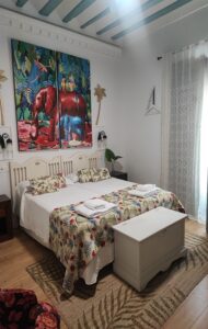 Hotel Casa de los Coy habitación doble con cama de matrimonio. Te Veo en Madrid