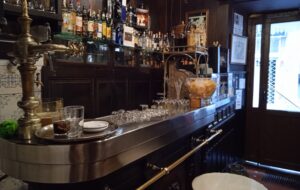 la taberna de Antonio Sánchez, barra. Te veo en Madrid