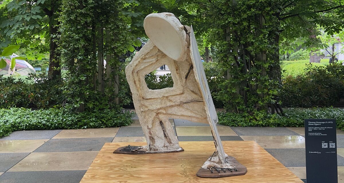 Banca March abre su jardín con la exposición de Houseago