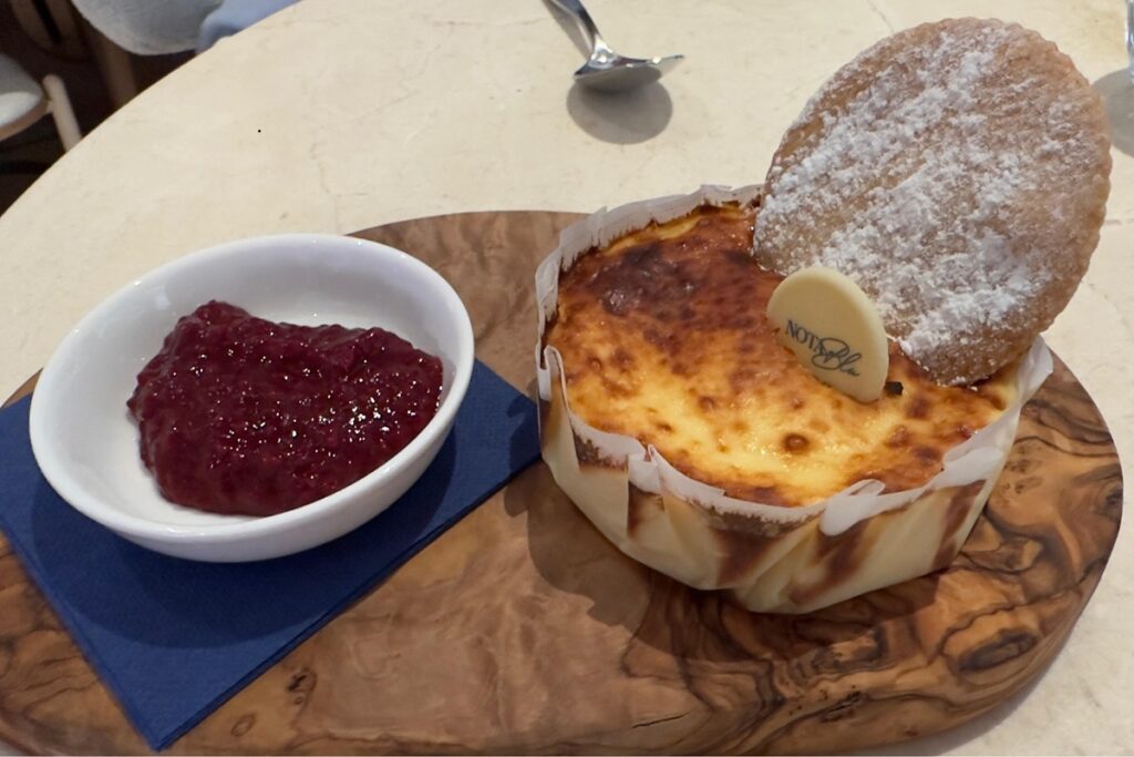 Tarta de queso de Nota Blue New Brasserie