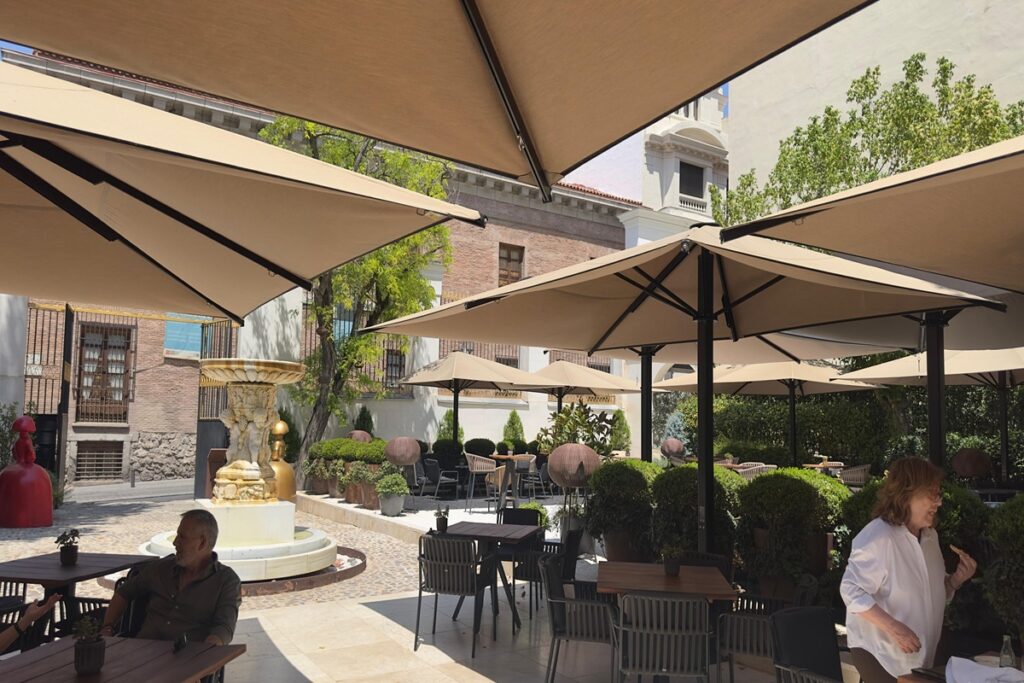 Patio del hotel Palacio de los Duques