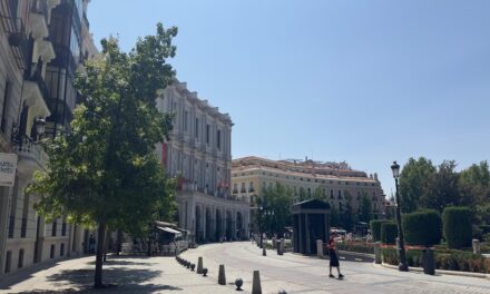 Mañana de sábado alrededor del Real Monasterio de la Encarnación