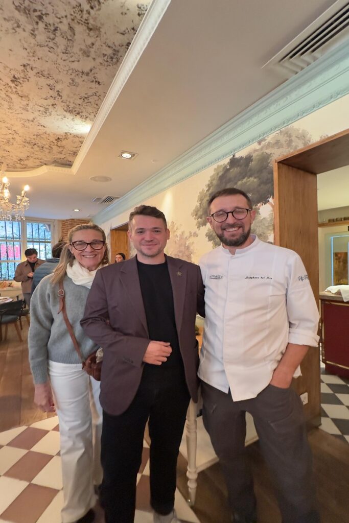 Con Stéphan del Rio chef de Le Bistroman yMark Holdsworth, Global Senior Commercial Director de St. Germain