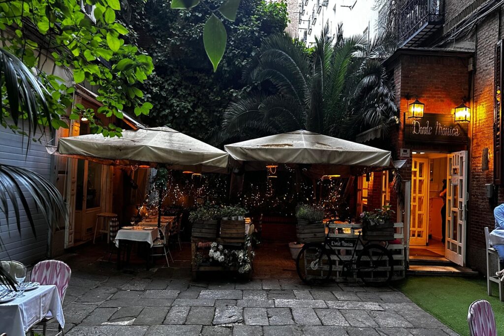 Donde Mónica, terraza