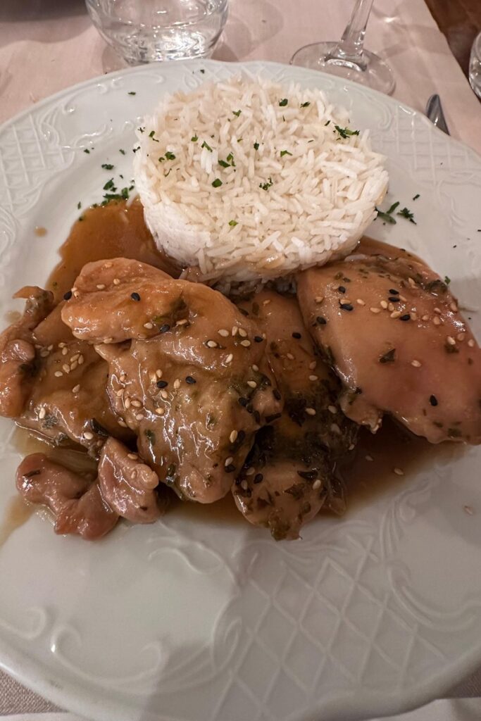 Donde Mónica, deliciosa spicy chiken